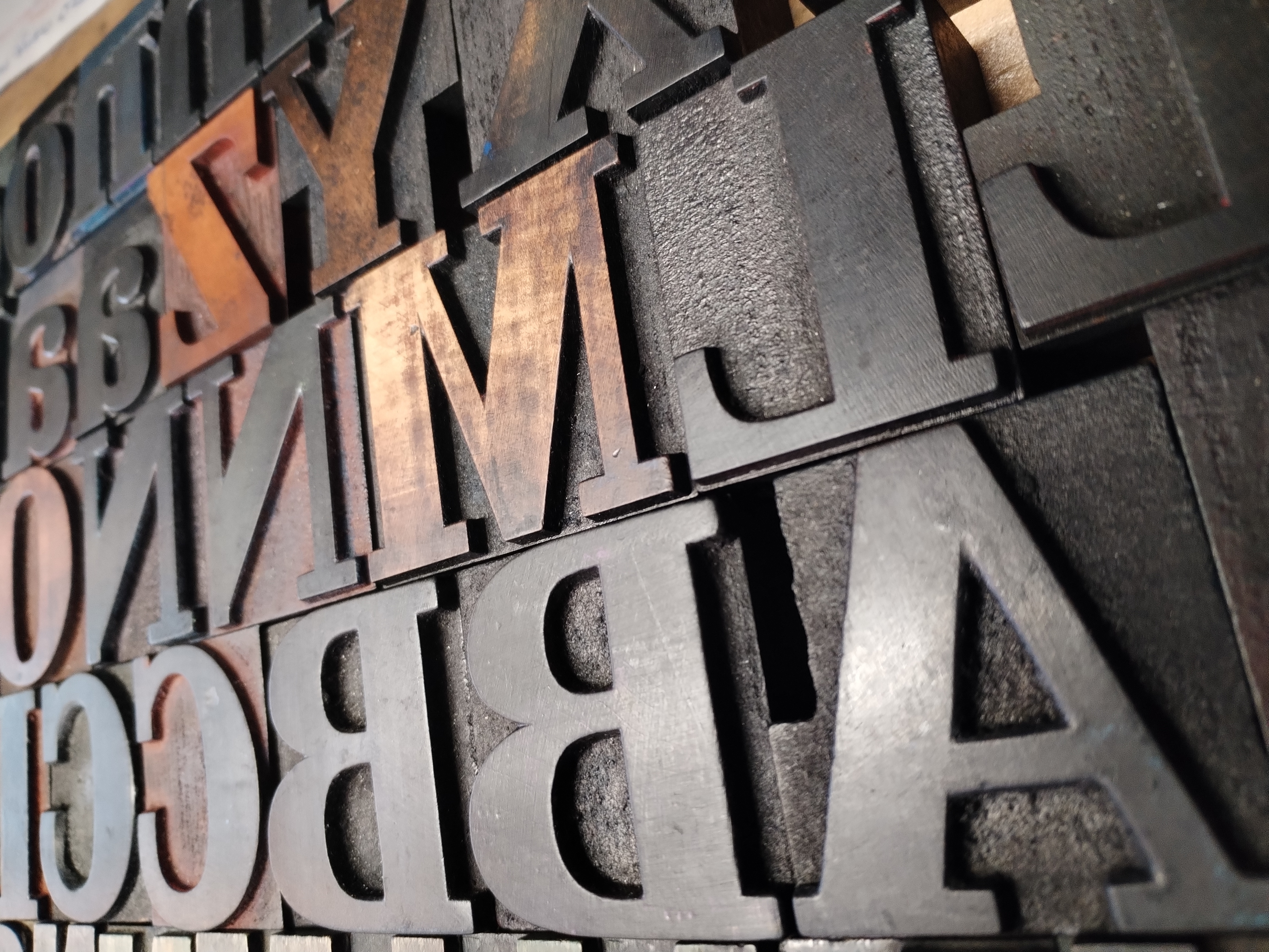 Chatsworth Wooden Font